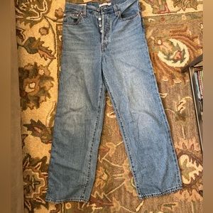 Levis Ribcage straight ankle sz 27 ankle length medium Blue wash